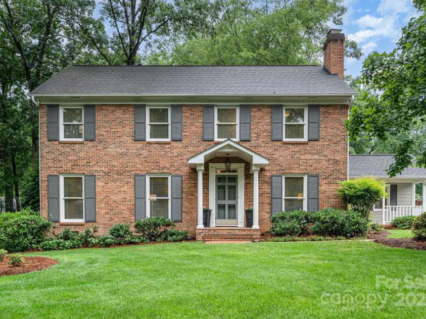 1209 Alfred Street, Charlotte, NC 28211.  MLS# CAR4252796, YatesRealty ID 18696. Welcome Home!