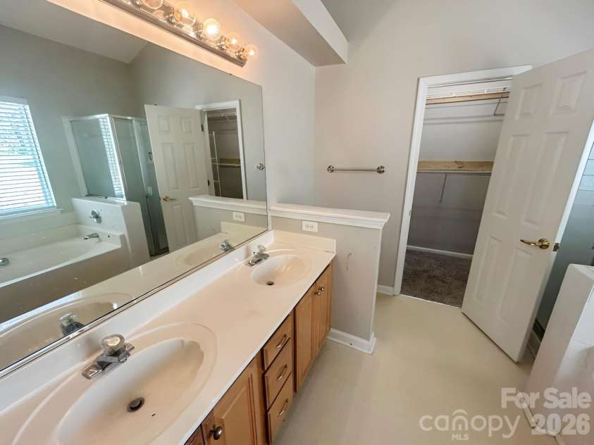 3508 Mayspring Place, Charlotte, NC 28269.  MLS# CAR4362433, YatesRealty ID 18698. 