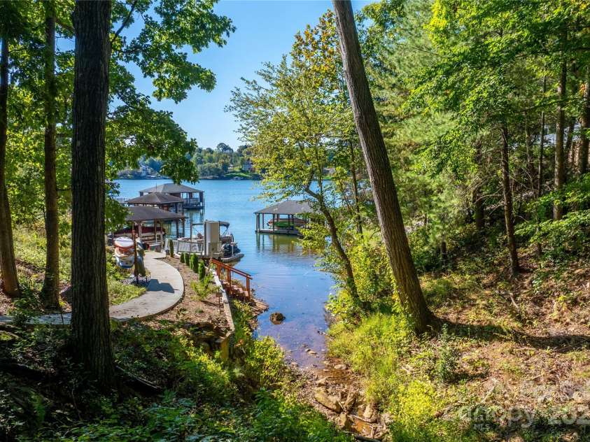 316 Players Ridge Road, Hickory, NC 28601.  MLS# CAR4305590, YatesRealty ID 187. 