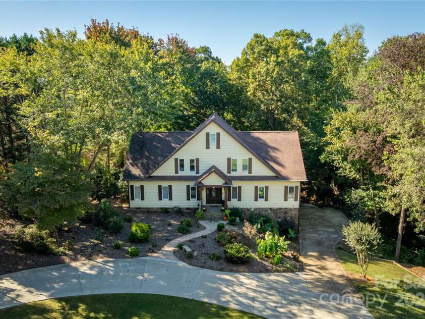 316 Players Ridge Road, Hickory, NC 28601.  MLS# CAR4305590, YatesRealty ID 187. 