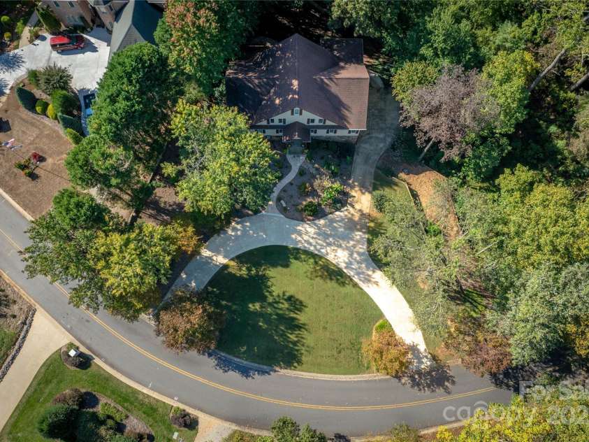 316 Players Ridge Road, Hickory, NC 28601.  MLS# CAR4305590, YatesRealty ID 187. 