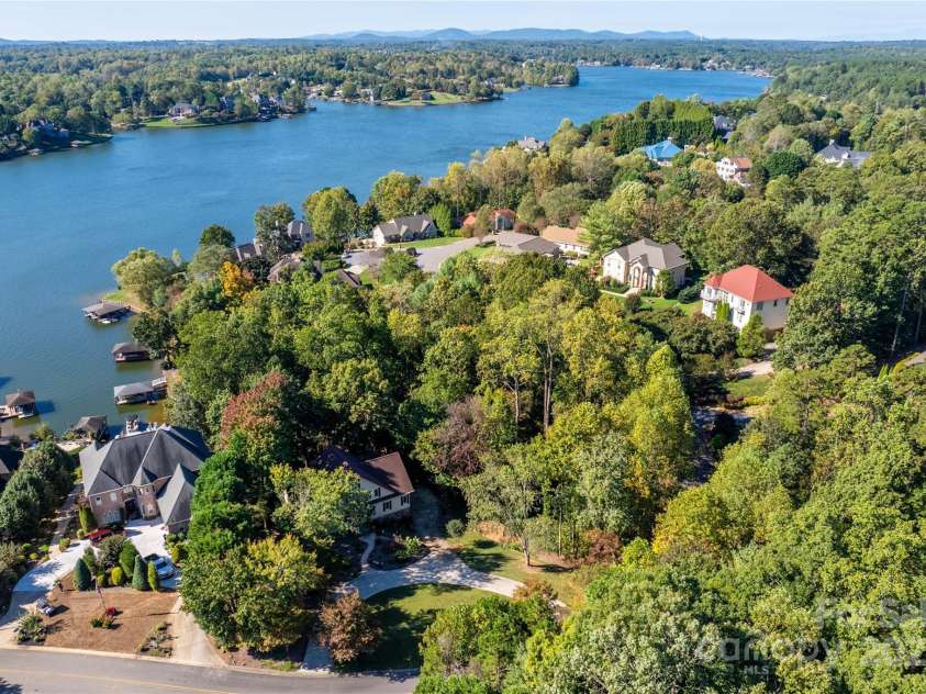 316 Players Ridge Road, Hickory, NC 28601.  MLS# CAR4305590, YatesRealty ID 187. 