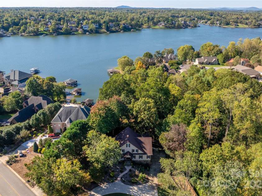 316 Players Ridge Road, Hickory, NC 28601.  MLS# CAR4305590, YatesRealty ID 187. 