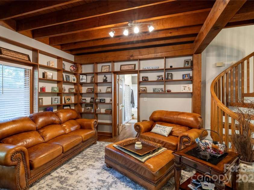 316 Players Ridge Road, Hickory, NC 28601.  MLS# CAR4305590, YatesRealty ID 187. 