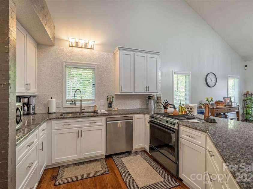 316 Players Ridge Road, Hickory, NC 28601.  MLS# CAR4305590, YatesRealty ID 187. 