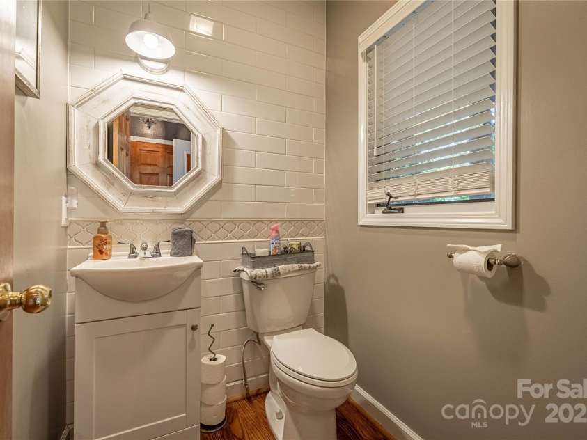 316 Players Ridge Road, Hickory, NC 28601.  MLS# CAR4305590, YatesRealty ID 187. 