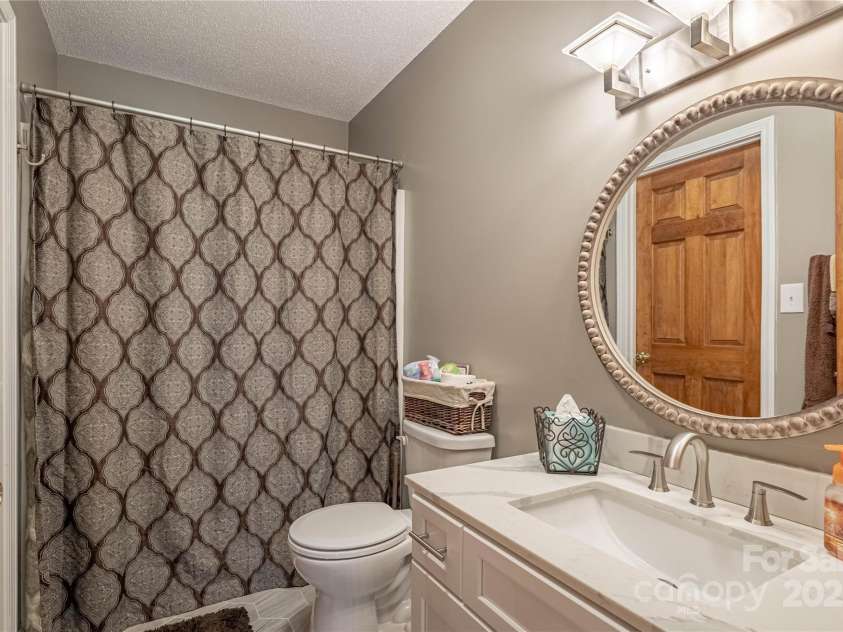 316 Players Ridge Road, Hickory, NC 28601.  MLS# CAR4305590, YatesRealty ID 187. 