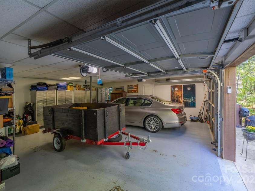 316 Players Ridge Road, Hickory, NC 28601.  MLS# CAR4305590, YatesRealty ID 187. 