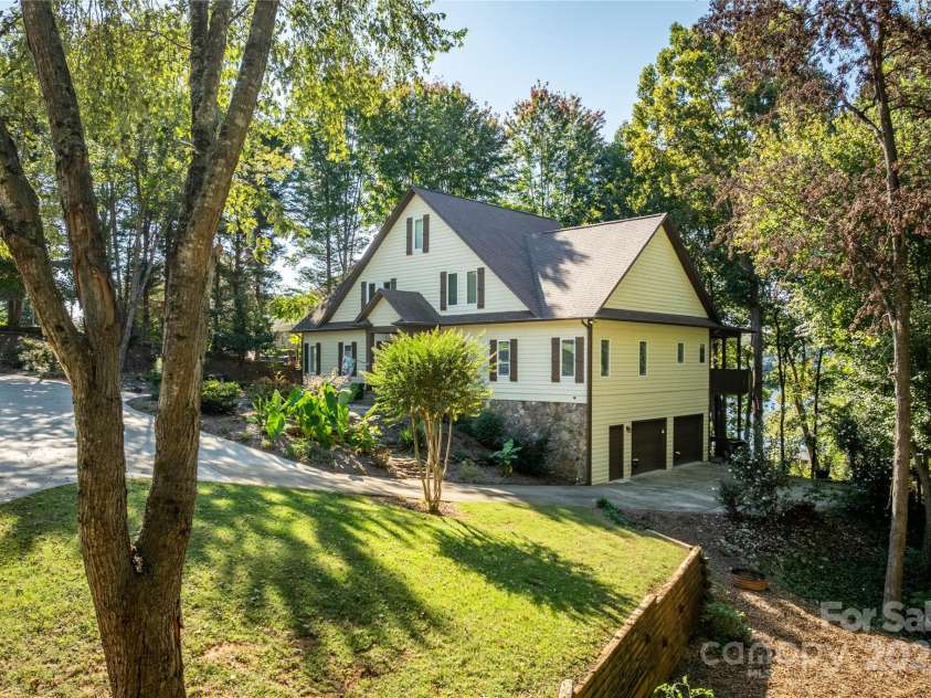 316 Players Ridge Road, Hickory, NC 28601.  MLS# CAR4305590, YatesRealty ID 187. 