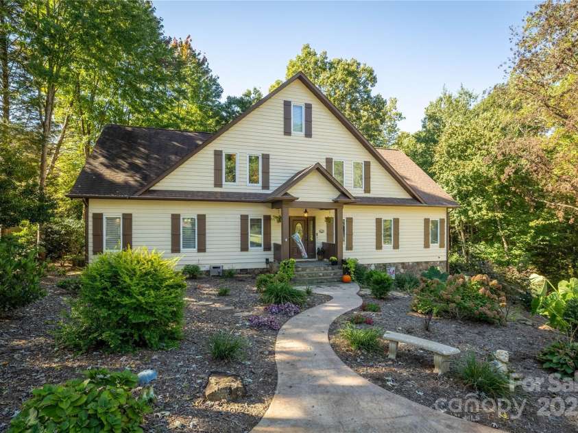 316 Players Ridge Road, Hickory, NC 28601.  MLS# CAR4305590, YatesRealty ID 187. 