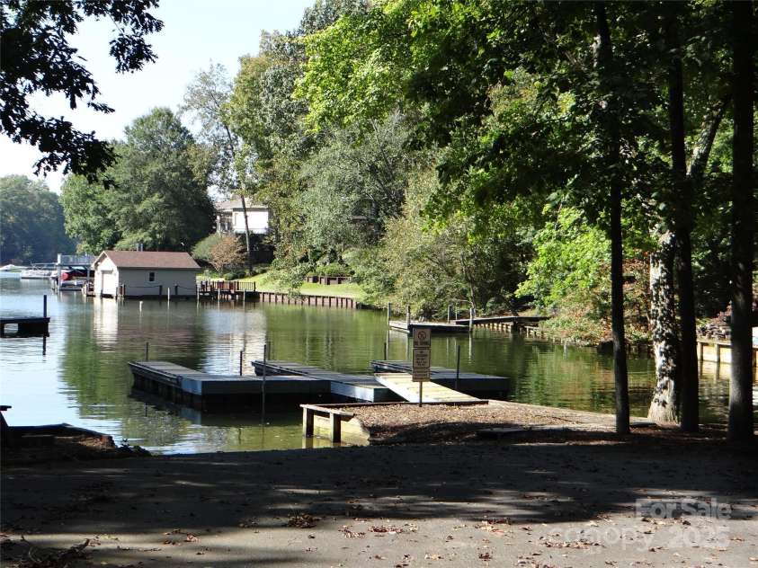 316 Players Ridge Road, Hickory, NC 28601.  MLS# CAR4305590, YatesRealty ID 187. 