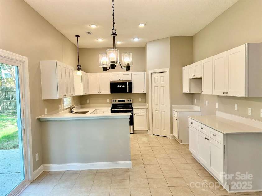 12403 Panthersville Drive, Charlotte, NC 28269.  MLS# CAR4226731, YatesRealty ID 18700. 