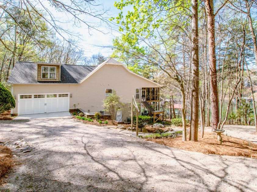 125 Melrose Lane, Mooresville, NC 28117.  MLS# CAR4348843, YatesRealty ID 18700. 