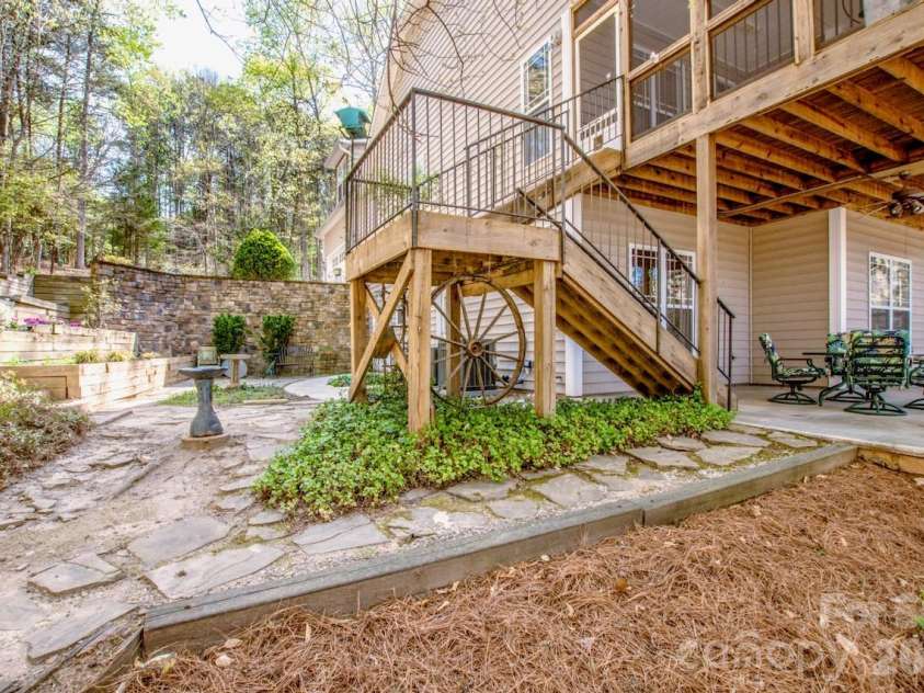125 Melrose Lane, Mooresville, NC 28117.  MLS# CAR4348843, YatesRealty ID 18700. 