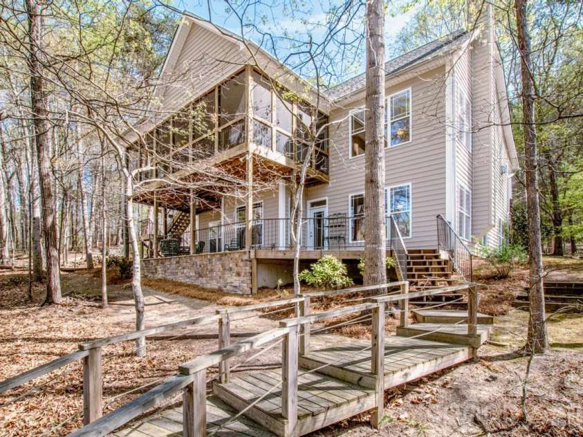 125 Melrose Lane, Mooresville, NC 28117.  MLS# CAR4348843, YatesRealty ID 18700. 