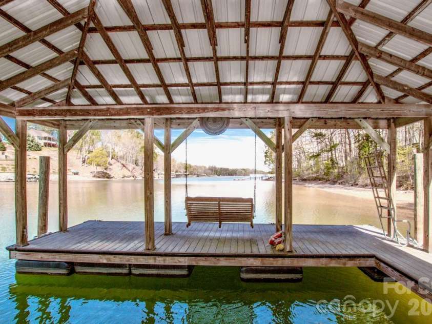 125 Melrose Lane, Mooresville, NC 28117.  MLS# CAR4348843, YatesRealty ID 18700. 