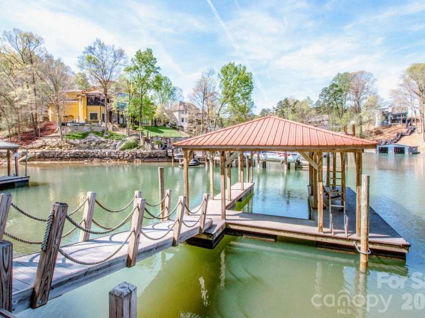 125 Melrose Lane, Mooresville, NC 28117.  MLS# CAR4348843, YatesRealty ID 18700. 