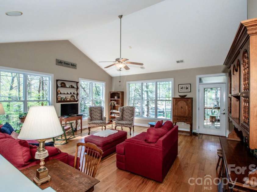 125 Melrose Lane, Mooresville, NC 28117.  MLS# CAR4348843, YatesRealty ID 18700. 