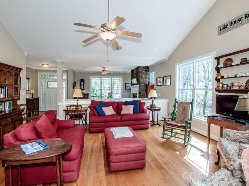 125 Melrose Lane, Mooresville, NC 28117.  MLS# CAR4348843, YatesRealty ID 18700. 