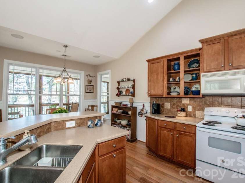 125 Melrose Lane, Mooresville, NC 28117.  MLS# CAR4348843, YatesRealty ID 18700. 