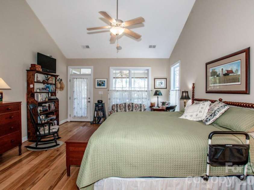 125 Melrose Lane, Mooresville, NC 28117.  MLS# CAR4348843, YatesRealty ID 18700. 