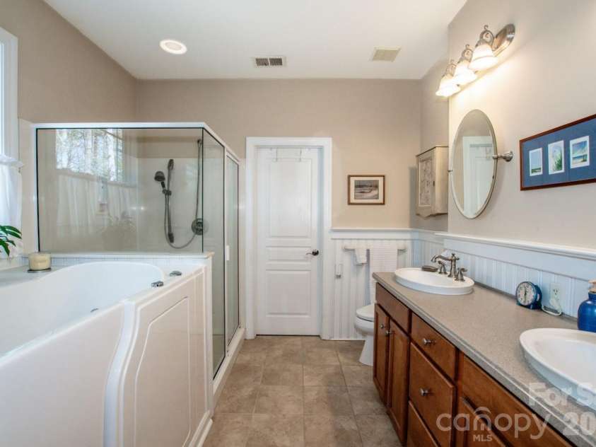 125 Melrose Lane, Mooresville, NC 28117.  MLS# CAR4348843, YatesRealty ID 18700. 