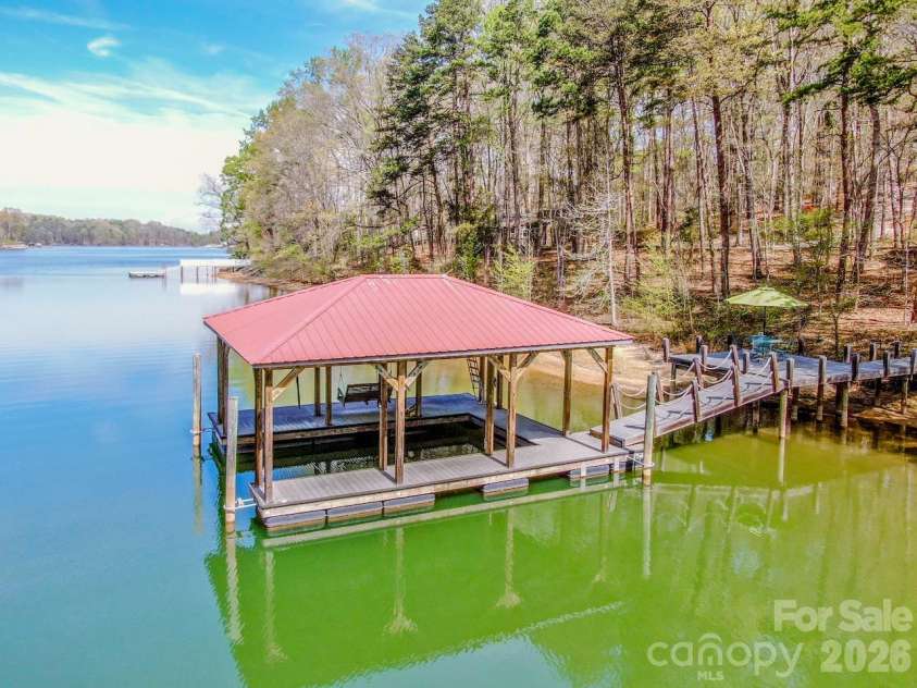 125 Melrose Lane, Mooresville, NC 28117.  MLS# CAR4348843, YatesRealty ID 18700. 