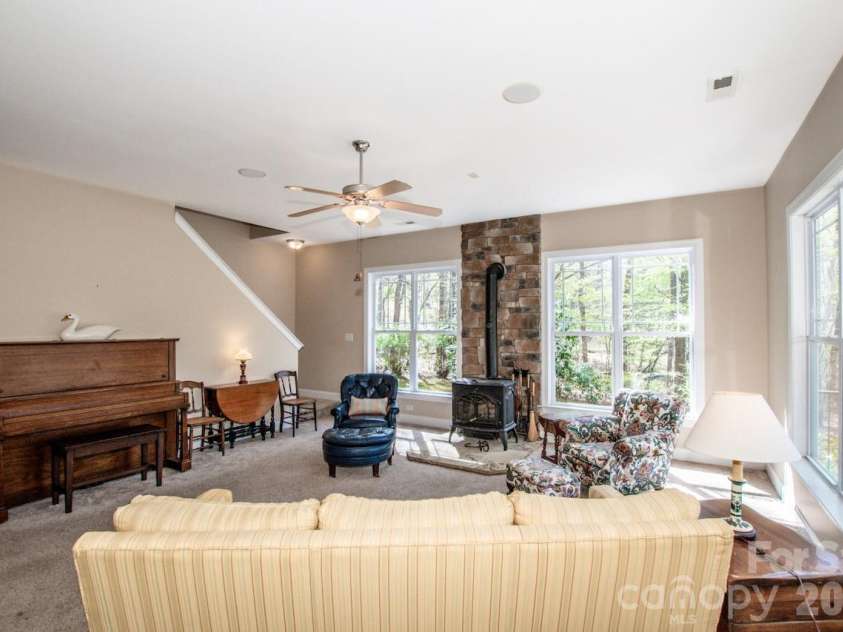 125 Melrose Lane, Mooresville, NC 28117.  MLS# CAR4348843, YatesRealty ID 18700. 