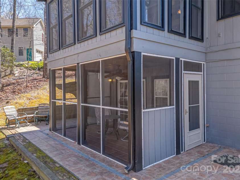 46 Wahuhu Court, Brevard, NC 28712.  MLS# CAR4241223, YatesRealty ID 18701. 