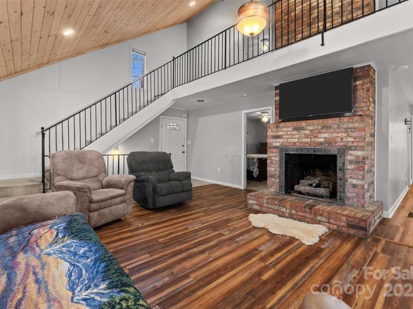 46 Wahuhu Court, Brevard, NC 28712.  MLS# CAR4241223, YatesRealty ID 18701. 