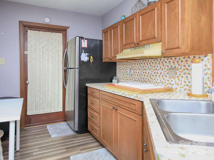 269 Johnson Dairy Road, Mooresville, NC 28115.  MLS# CAR4260297, YatesRealty ID 18702. 2nd living quarters kitchen