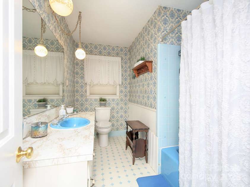 269 Johnson Dairy Road, Mooresville, NC 28115.  MLS# CAR4260297, YatesRealty ID 18702. Bathroom