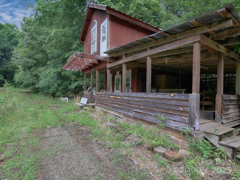 269 Johnson Dairy Road, Mooresville, NC 28115.  MLS# CAR4260297, YatesRealty ID 18702. Cabin