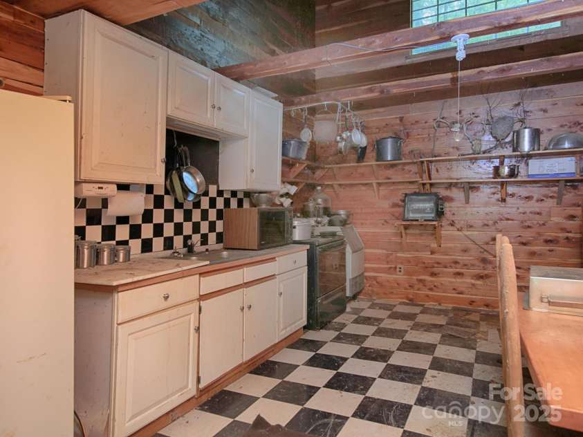 269 Johnson Dairy Road, Mooresville, NC 28115.  MLS# CAR4260297, YatesRealty ID 18702. Cabin