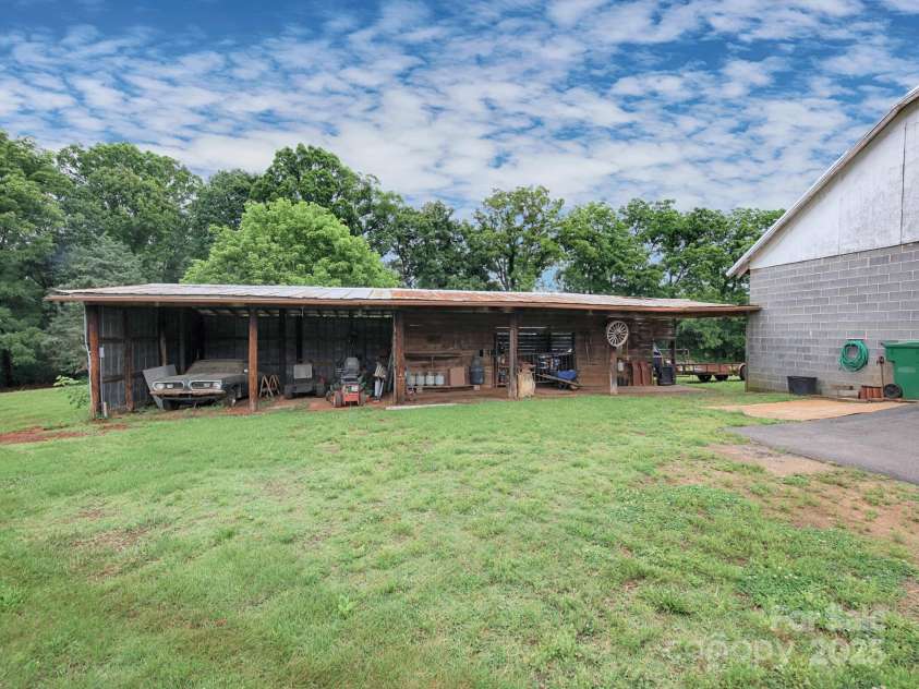 269 Johnson Dairy Road, Mooresville, NC 28115.  MLS# CAR4260297, YatesRealty ID 18702. Storage
