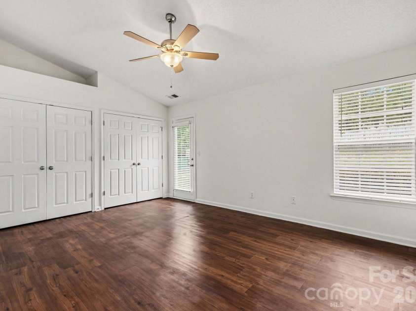 3218 Silver Spur Court, Charlotte, NC 28273.  MLS# CAR4377615, YatesRealty ID 18702. 