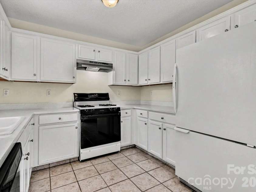 3218 Silver Spur Court, Charlotte, NC 28273.  MLS# CAR4377615, YatesRealty ID 18702. 