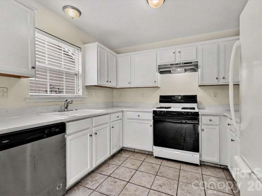 3218 Silver Spur Court, Charlotte, NC 28273.  MLS# CAR4377615, YatesRealty ID 18702. 