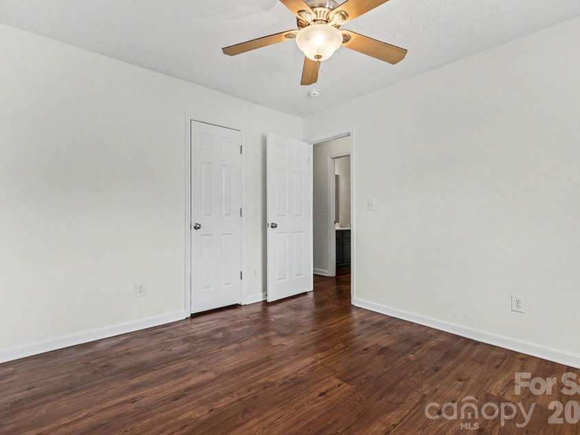 3218 Silver Spur Court, Charlotte, NC 28273.  MLS# CAR4377615, YatesRealty ID 18702. 
