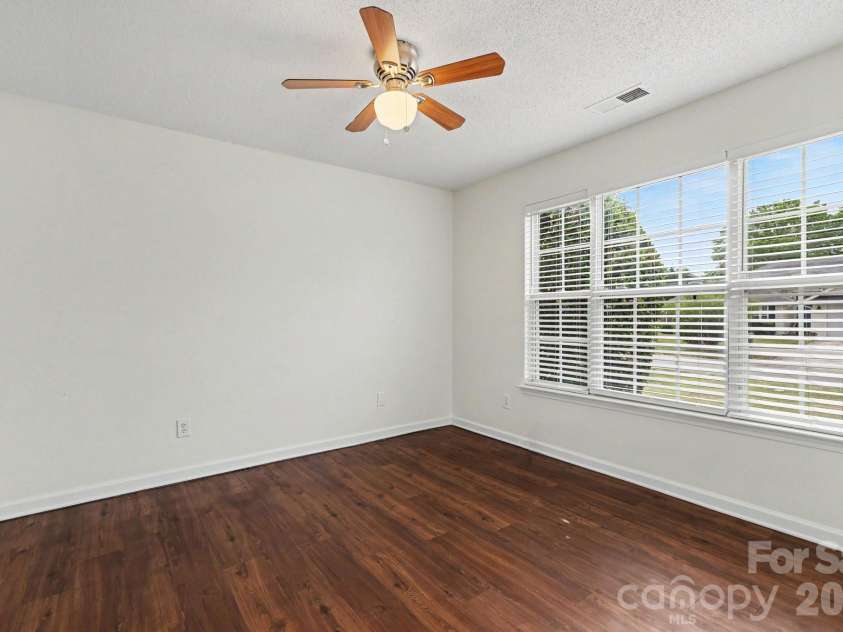3218 Silver Spur Court, Charlotte, NC 28273.  MLS# CAR4377615, YatesRealty ID 18702. 