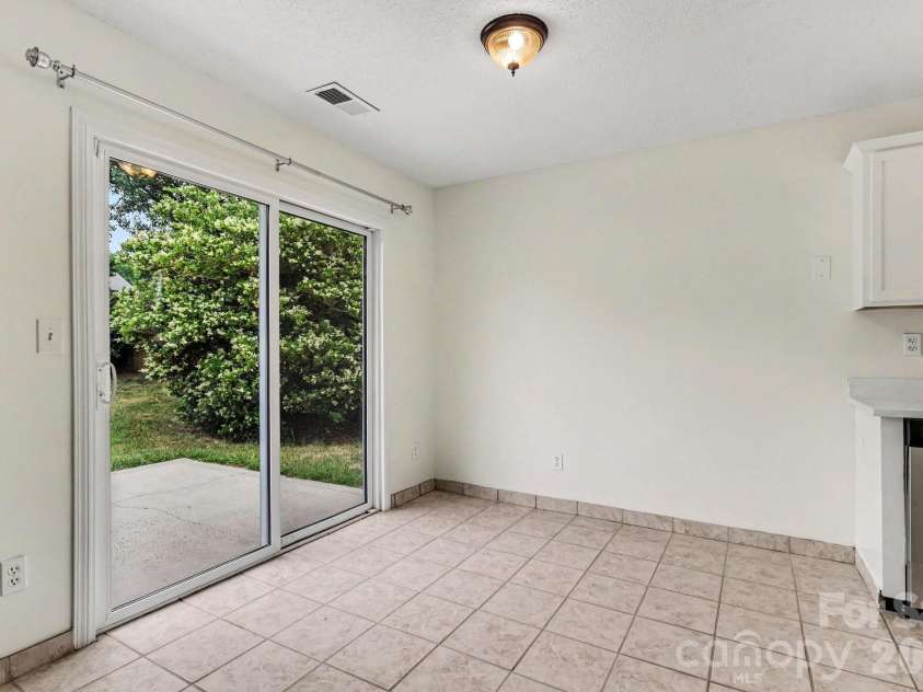 3218 Silver Spur Court, Charlotte, NC 28273.  MLS# CAR4377615, YatesRealty ID 18702. 