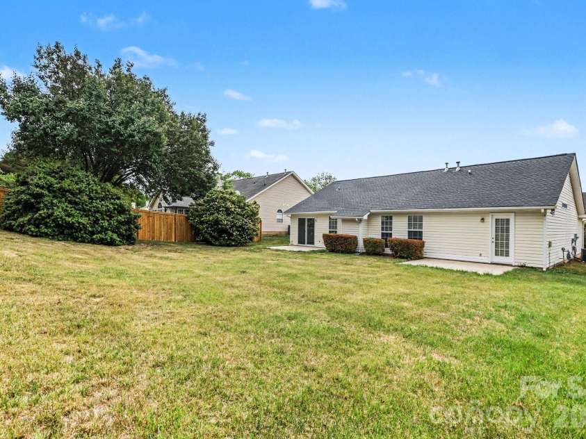 3218 Silver Spur Court, Charlotte, NC 28273.  MLS# CAR4377615, YatesRealty ID 18702. 