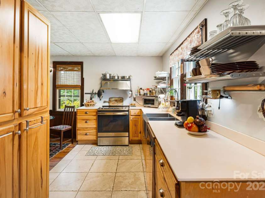 1186 Old US 70 Highway, Black Mountain, NC 28711.  MLS# CAR4258643, YatesRealty ID 18703. 