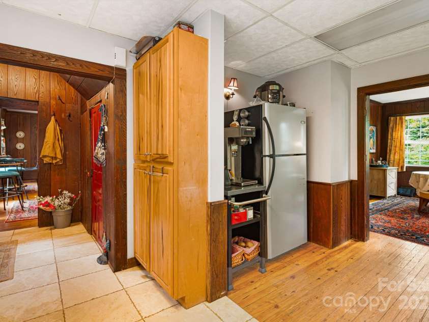 1186 Old US 70 Highway, Black Mountain, NC 28711.  MLS# CAR4258643, YatesRealty ID 18703. 