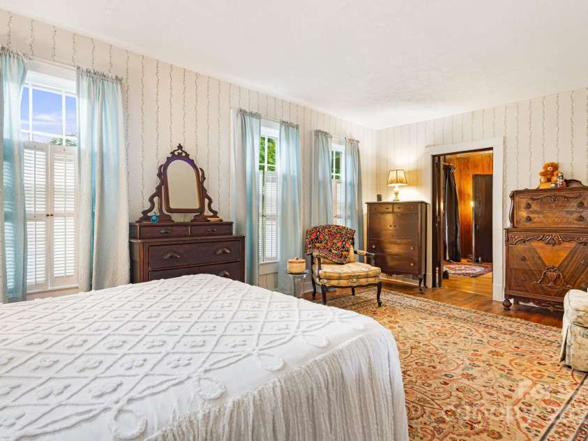 1186 Old US 70 Highway, Black Mountain, NC 28711.  MLS# CAR4258643, YatesRealty ID 18703. 