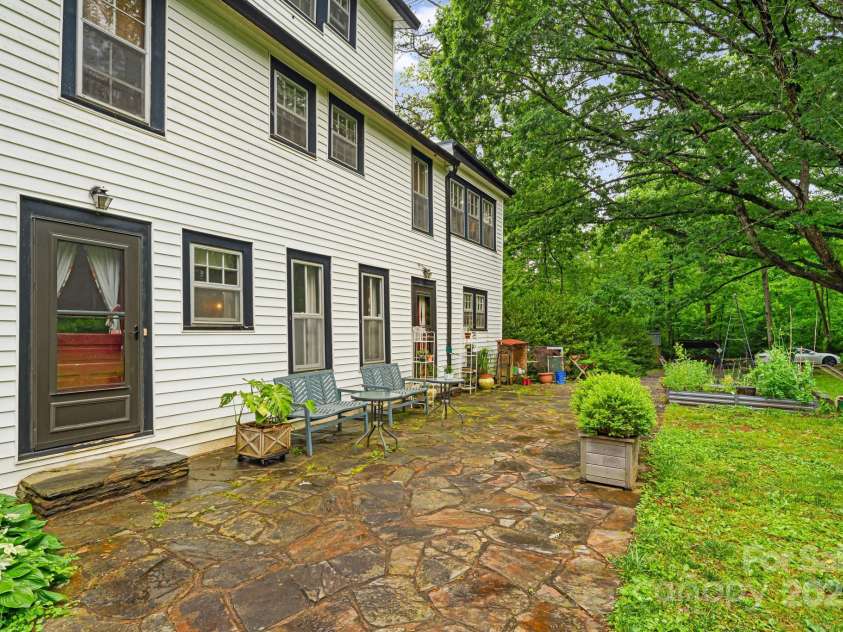 1186 Old US 70 Highway, Black Mountain, NC 28711.  MLS# CAR4258643, YatesRealty ID 18703. 
