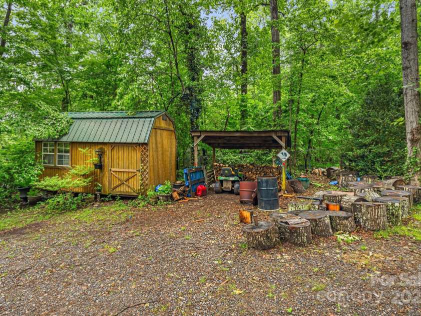 1186 Old US 70 Highway, Black Mountain, NC 28711.  MLS# CAR4258643, YatesRealty ID 18703. 