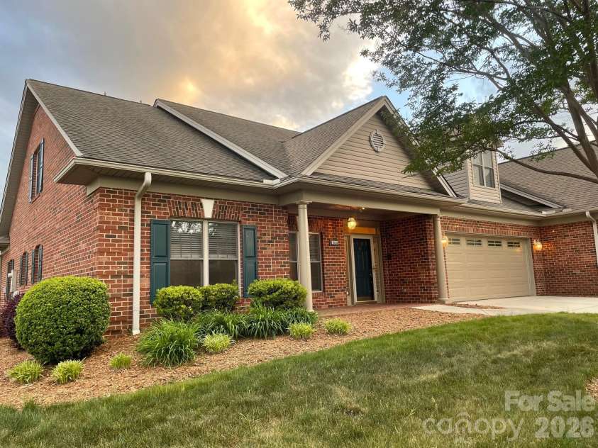 489 26th Avenue, Hickory, NC 28601.  MLS# CAR4377428, YatesRealty ID 18705. 489A Front View
