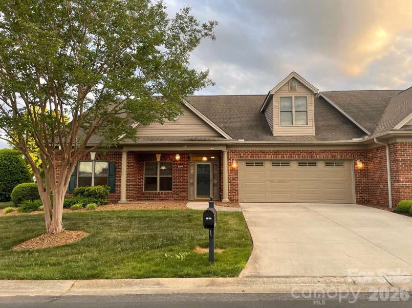 489 26th Avenue, Hickory, NC 28601.  MLS# CAR4377428, YatesRealty ID 18705. 489A Front View