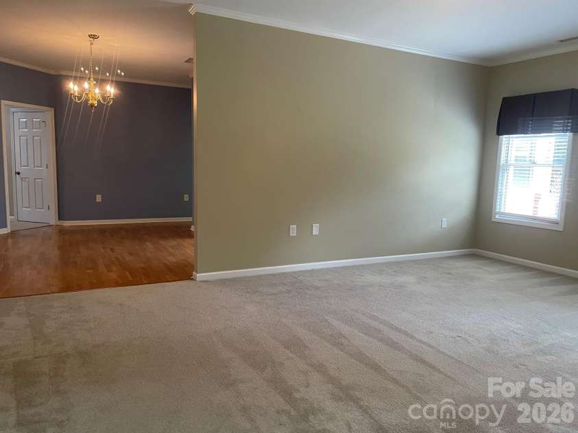 489 26th Avenue, Hickory, NC 28601.  MLS# CAR4377428, YatesRealty ID 18705. 489A Great Room